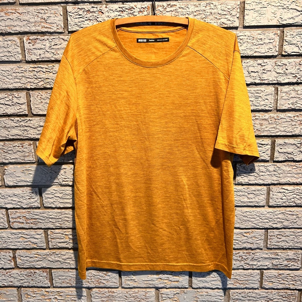 REI Co-op Mens Sahara Active Tee Gold Heathered Short Sleeve Shirt Medium